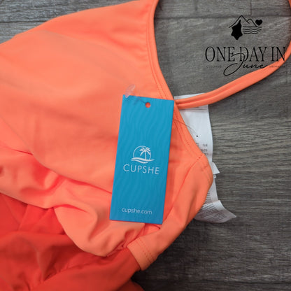 Cupshe Twist Front Keyhole One Piece Swimsuit Size L