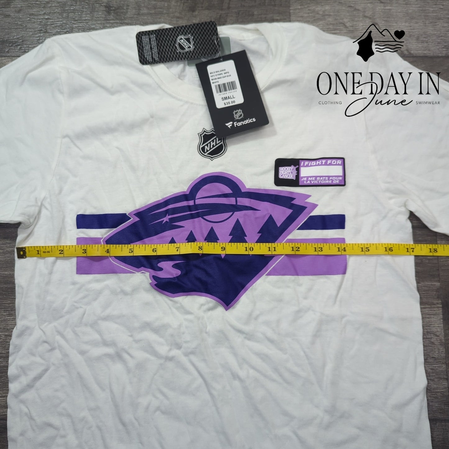 Fanatics Wild Hockey Fights Cancer Tee Size S