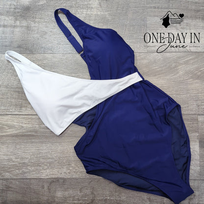 Blooming Jelly Cross Front One Piece Swimsuit Size L