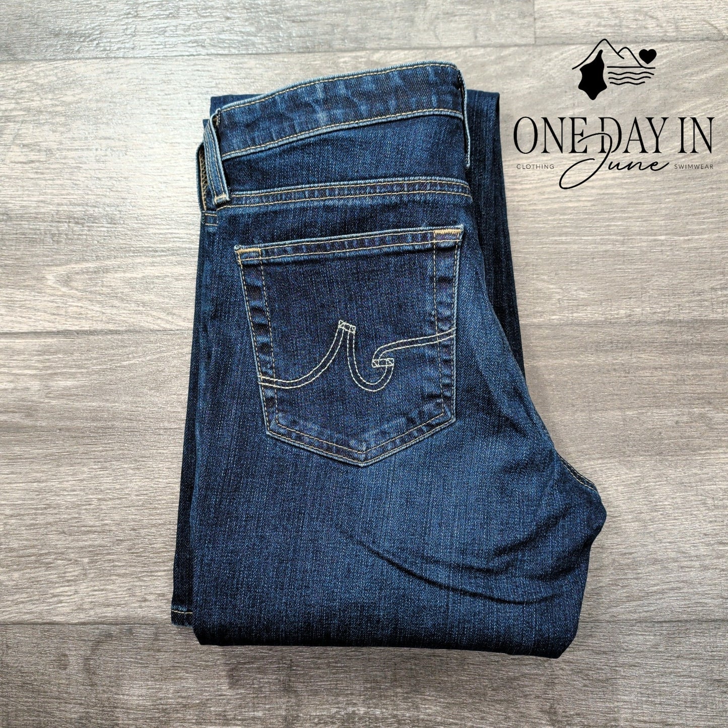 AG Adriano Goldschmied The Angel Boot Cut Jeans Size 4 (27)