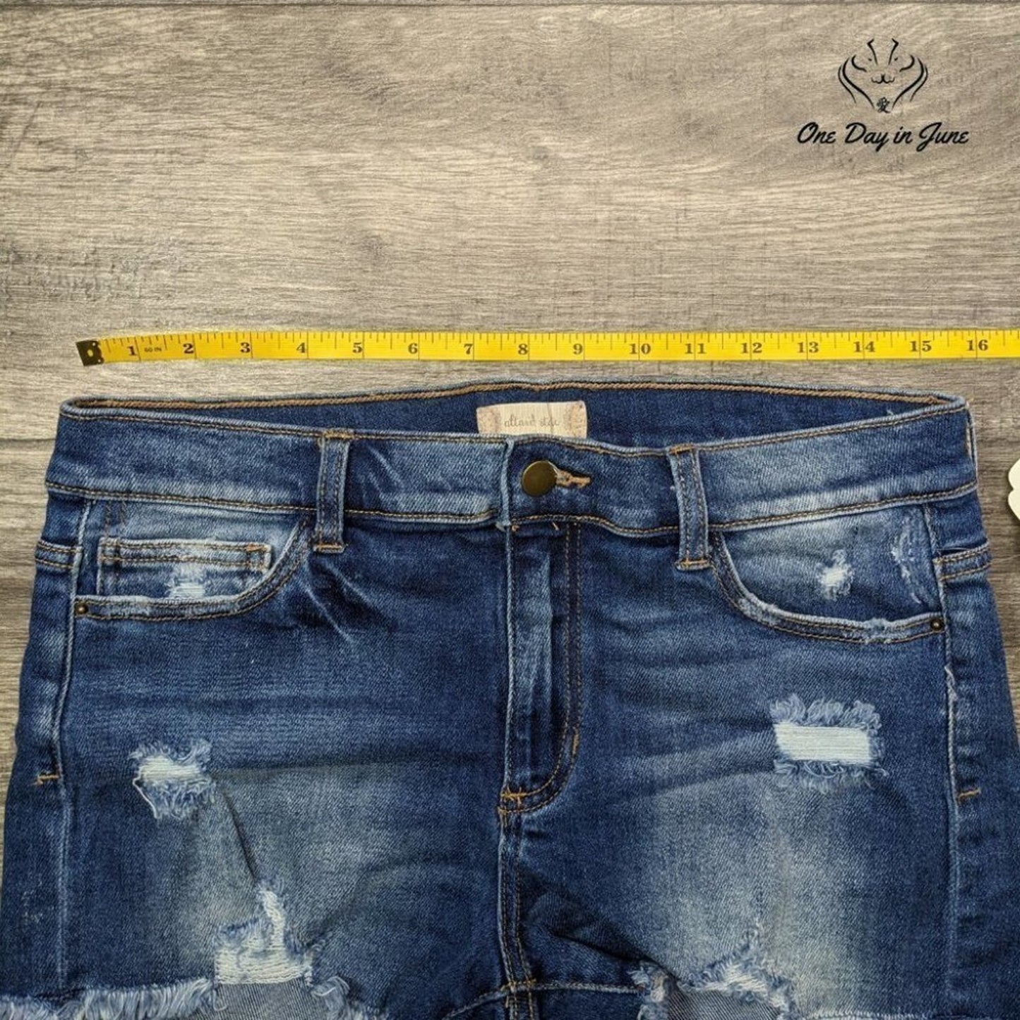 Altar'd State Juniors Distressed Denim Shorts Size 11