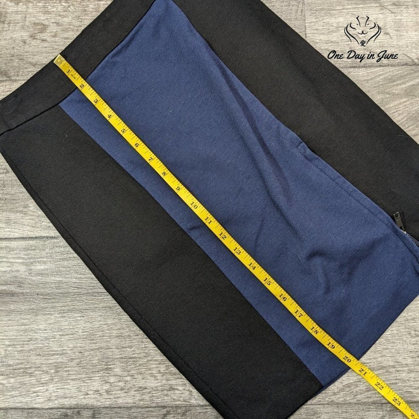 DKNY Zip Slit Pencil Skirt Size 4