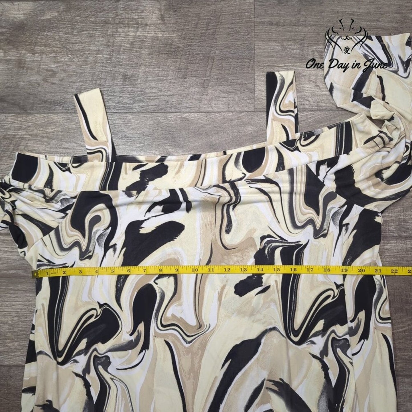 JM Collection Cold Shoulder Top Size XXL