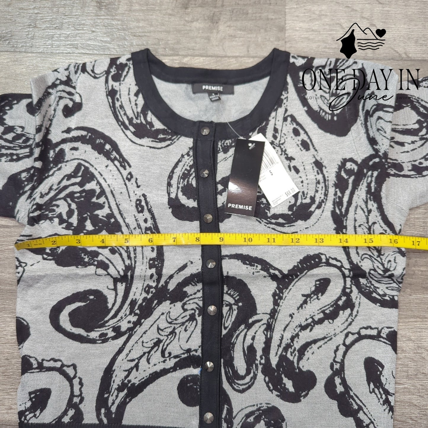 Premise Studio Snap Front Swetaer Size S