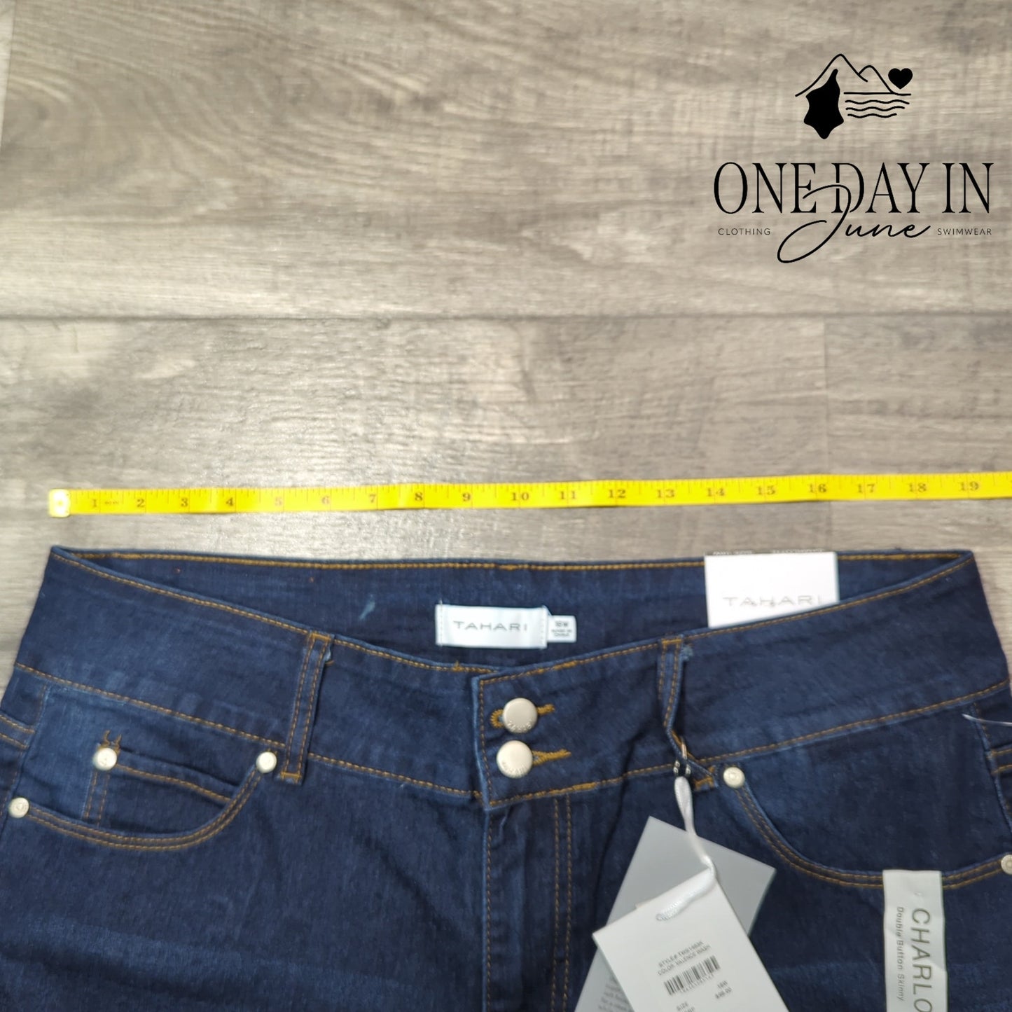 Tahari Plus Size Charlotte Double Button Skinny Jeans Size 18W