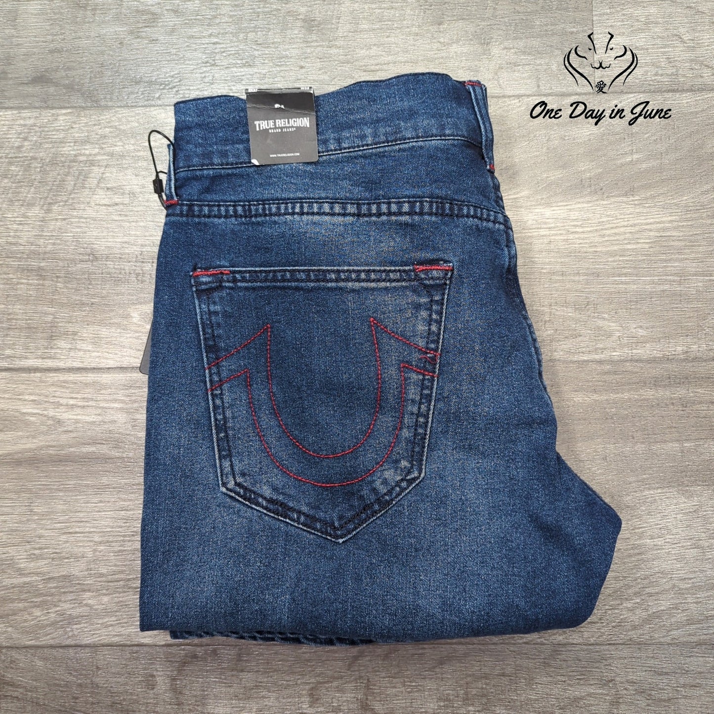True Religion Ricky Relaxed Straight Leg Jeans Size 32