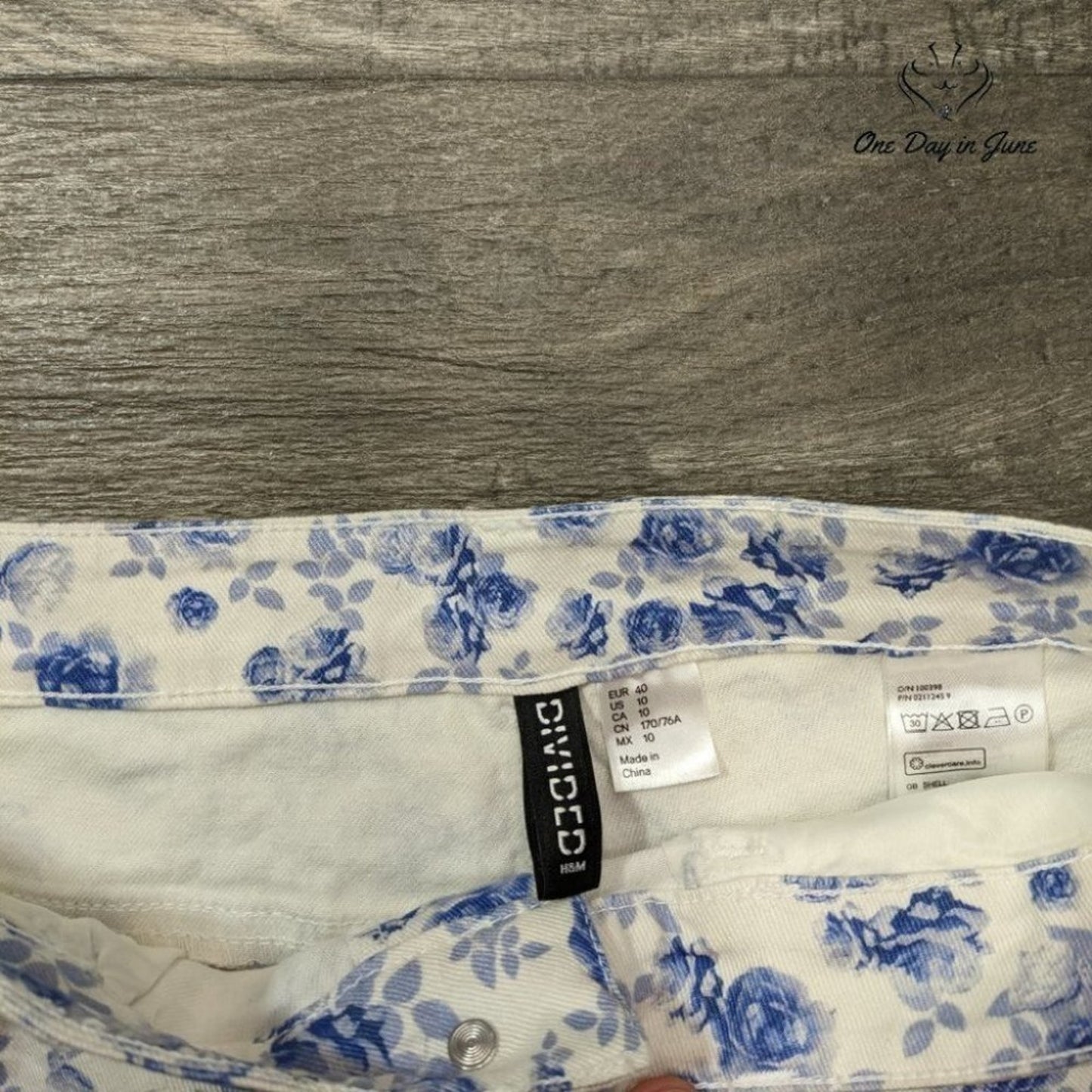 H&M Divided Women's Floral Jean Shorts Size 10