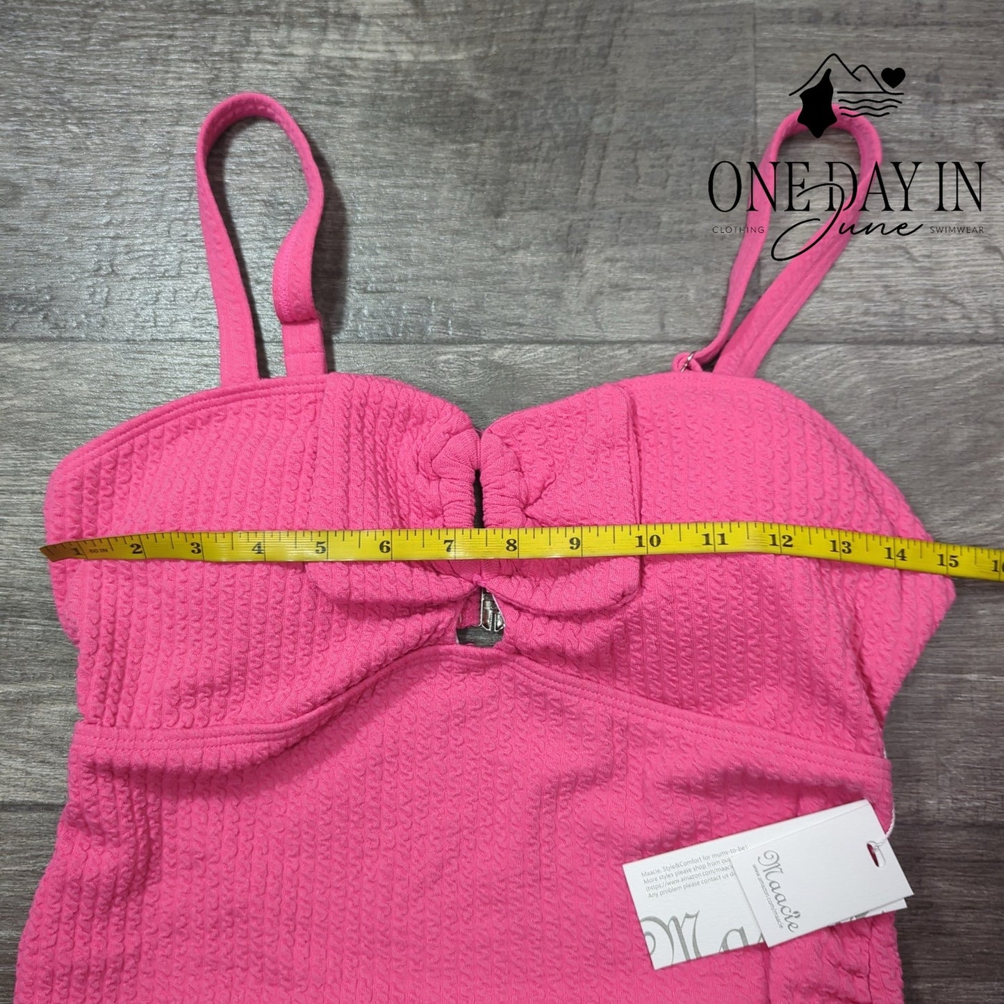 Maacie Textured One Piece Swimsuit Size M