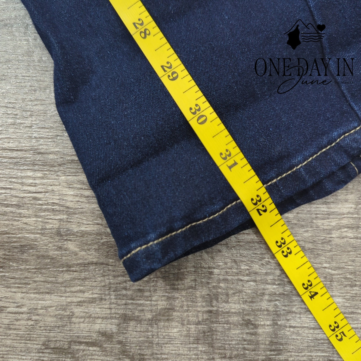 True Religion Joey Crystal Flap Flare Jeans Dark Wash NWT $184 Size 8 (29)