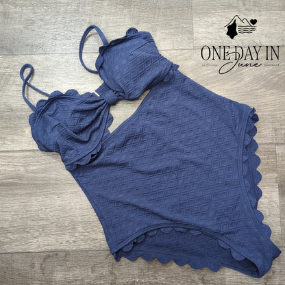 Cupshe Scallop Textured Cut Out One Piece Swimsuit Size M