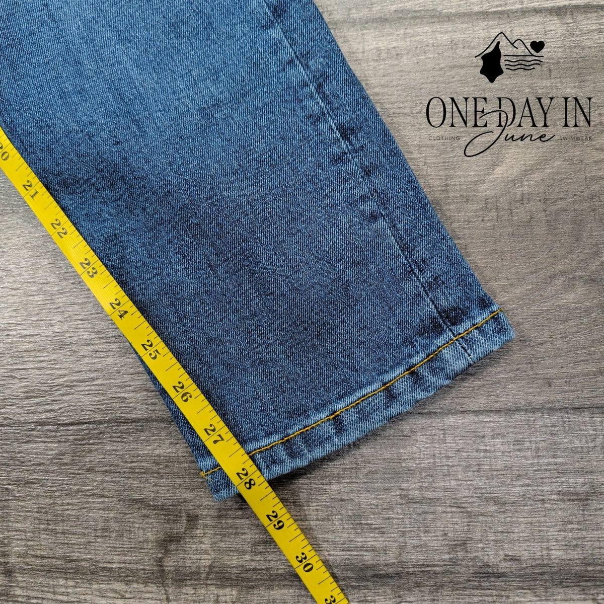 Jeanerica CW002 Classic Straight Leg Jeans Mid Vintage NWT Size 0 (25)