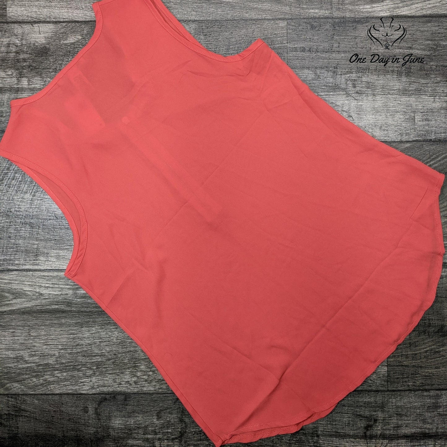 Camille & Co Sleeveless Zip Front Top Size M