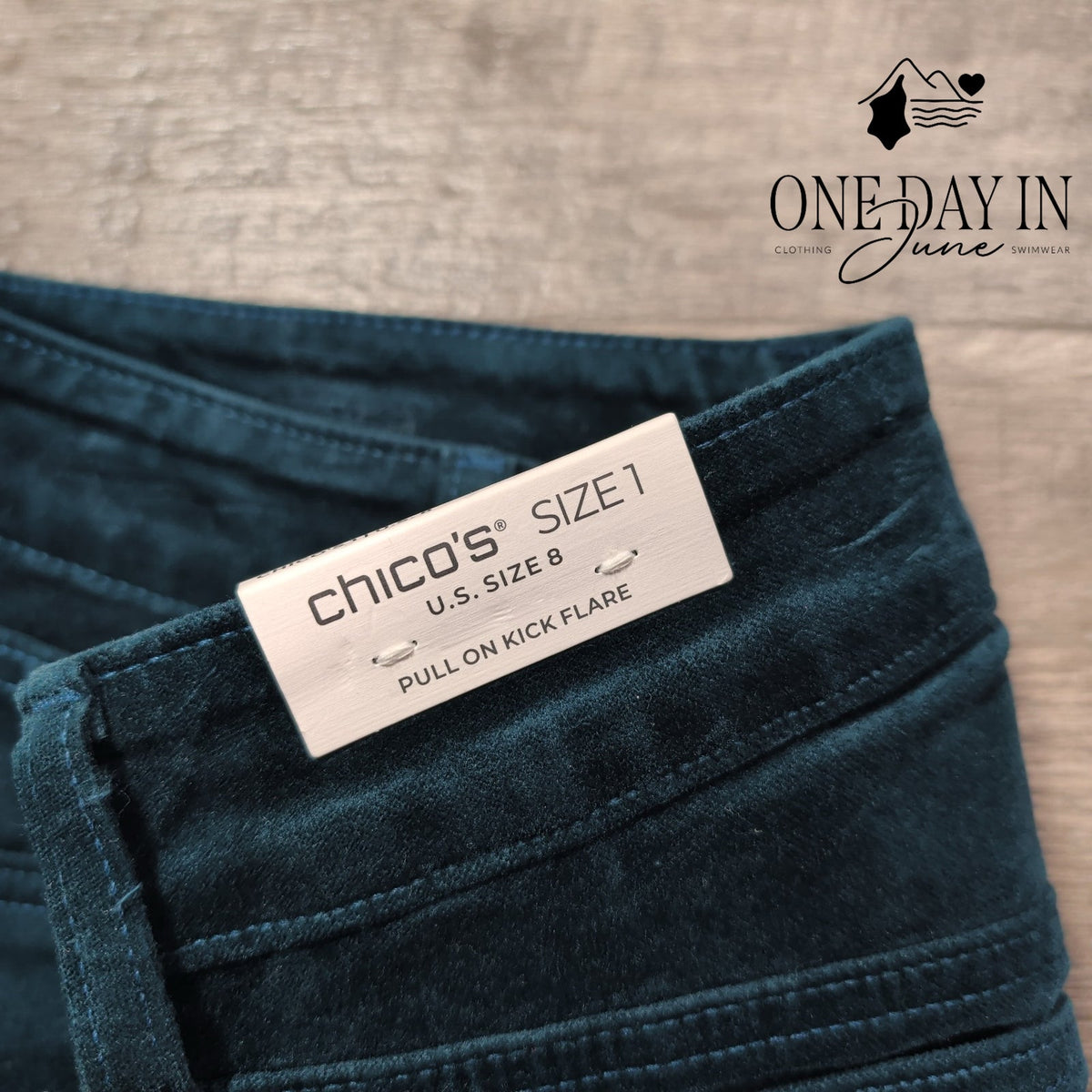 Chico's Pull On Kick Flare Pants Teal Velvet Velour NWT Size Chico's 1 (8)