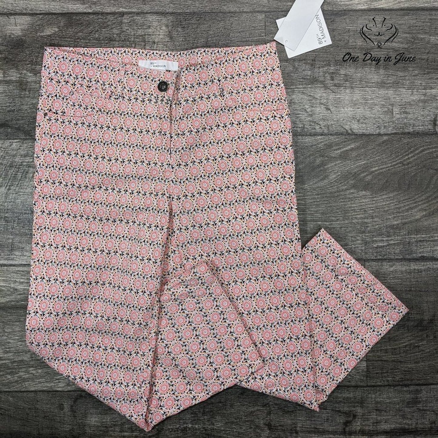 89th & Madison Comfort Waist Moroccan Tile Capri Pants Size 8