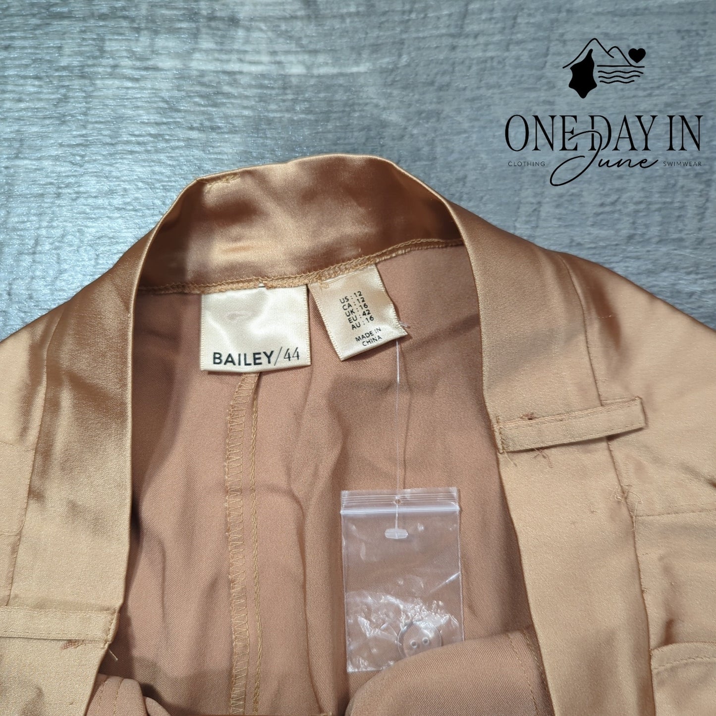 Bailey Silk Like Cargo Pants Size 12