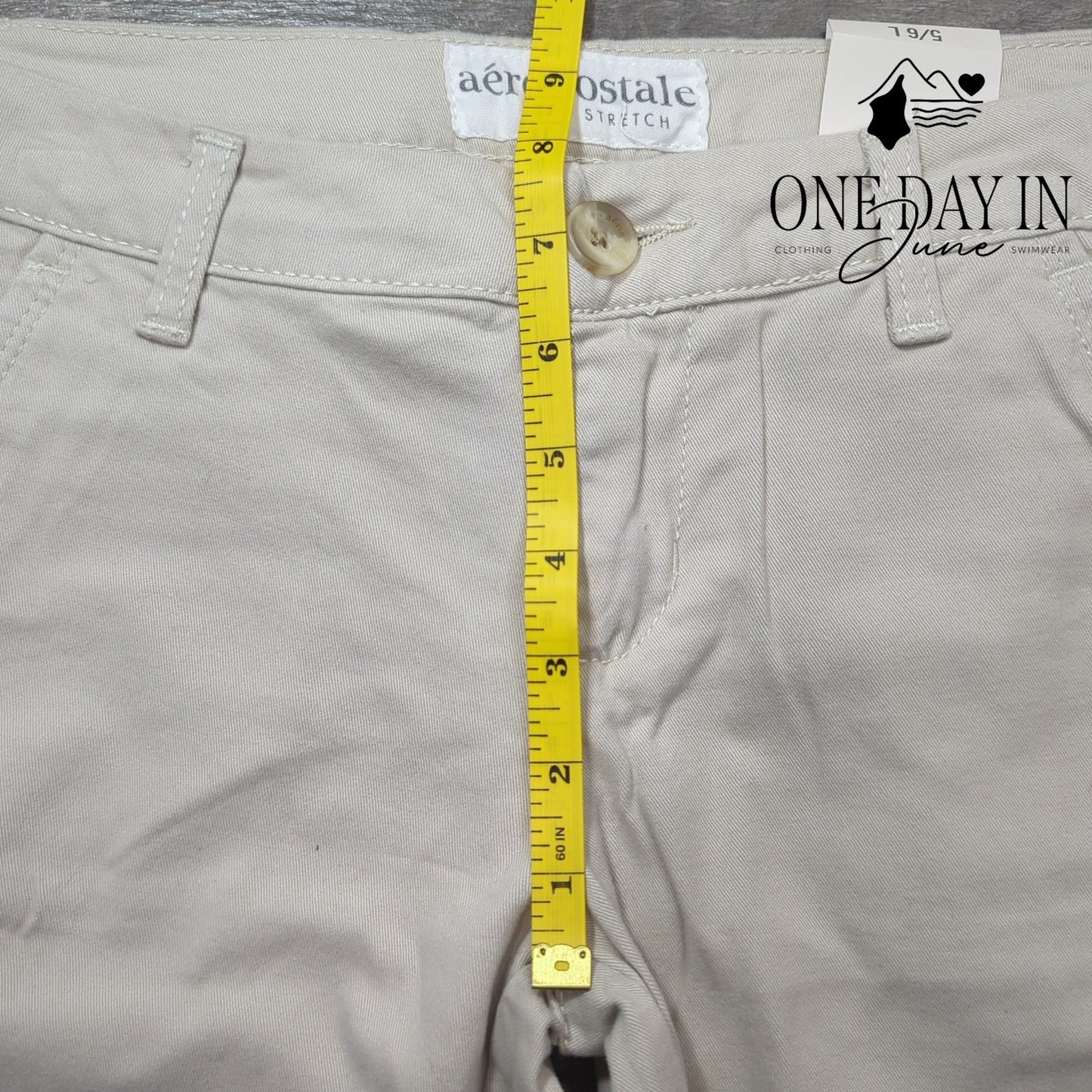 Aeropostale Juniors Straight Leg Khaki Pants Size 5