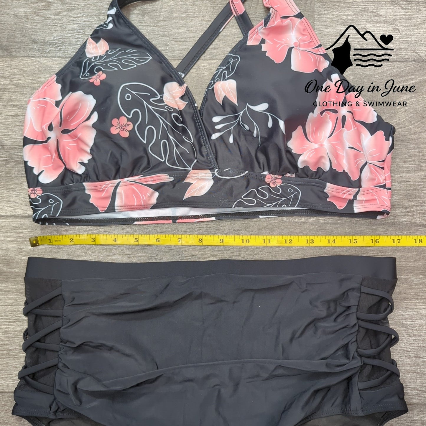 Charmleaks Plus Size Cross Front Bikini Swimsuit Size 2XL