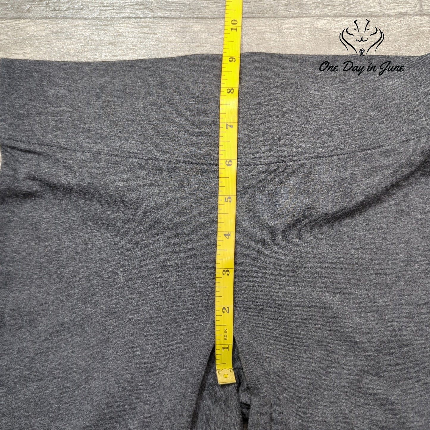 Utopia by Hue Slit Hem Leggings Size S