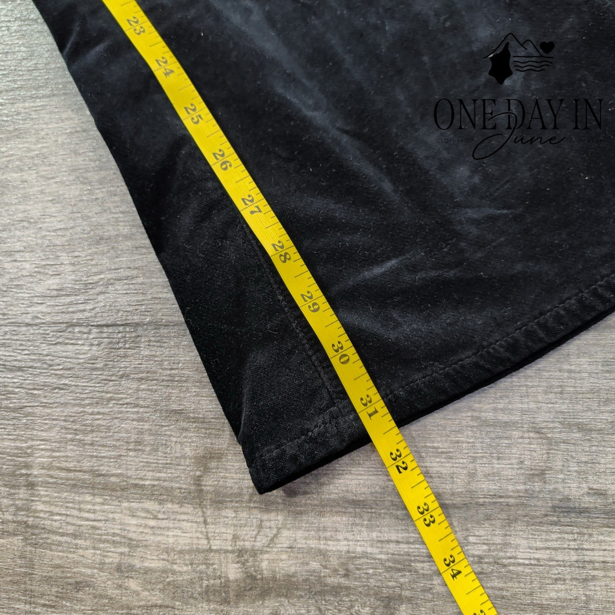 AG Adriano Goldschmied The Quinne High Rise Flare Velvet Jeans Black NWT Size 4