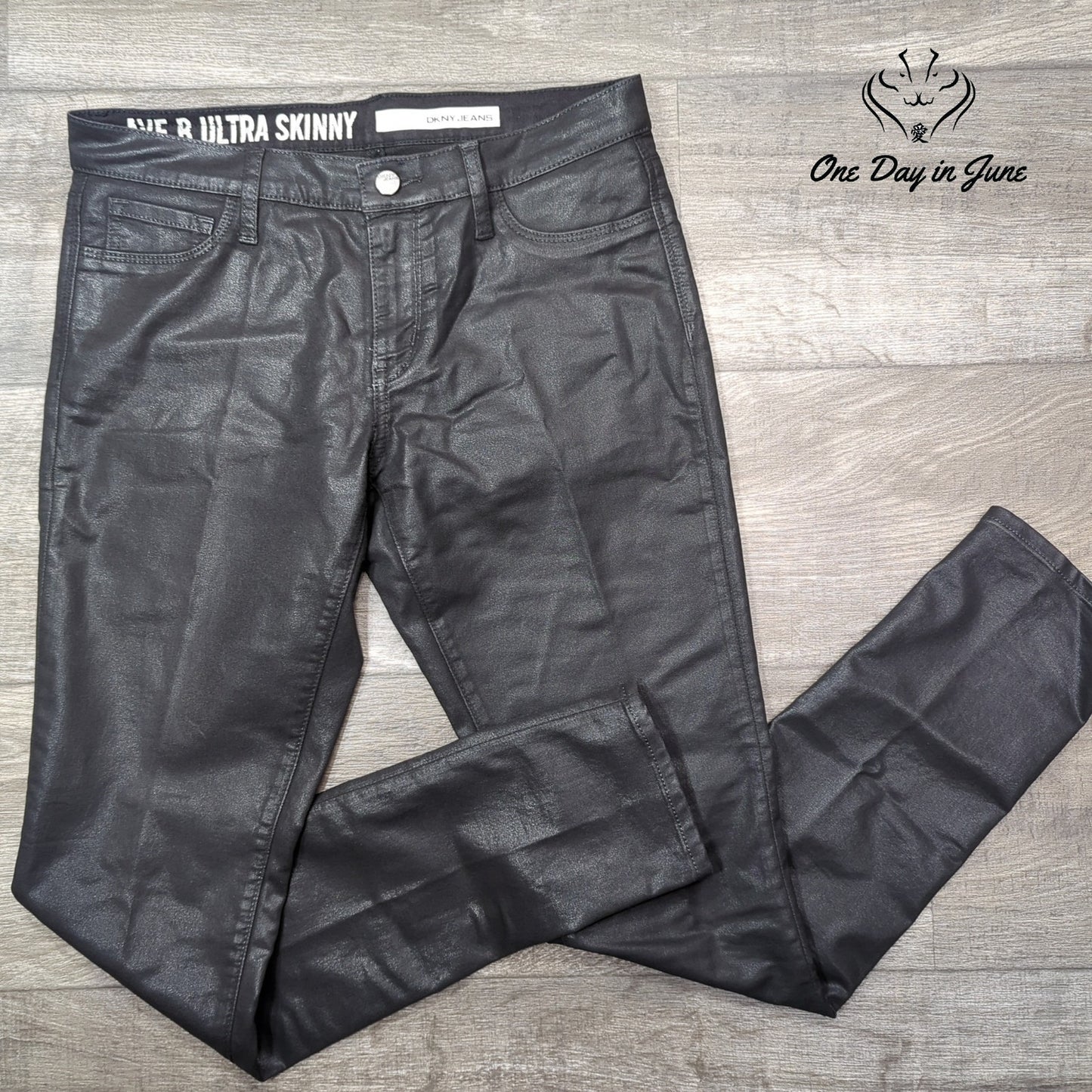 DKNY Jeans Ave B Ultra Skinny Coated Denim Jeans Size 6