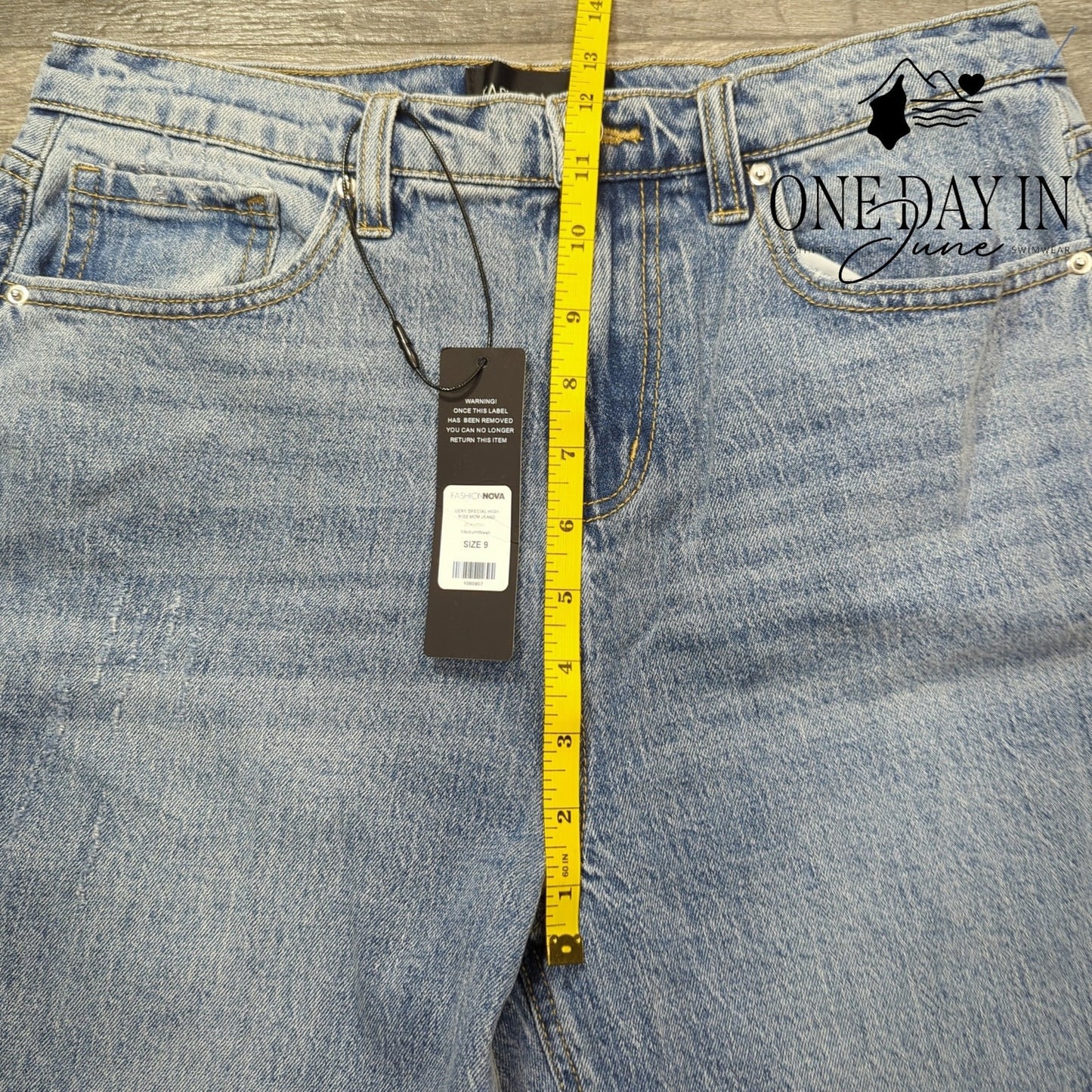 Fashion Nova High Rise Mom Jeans Size 9