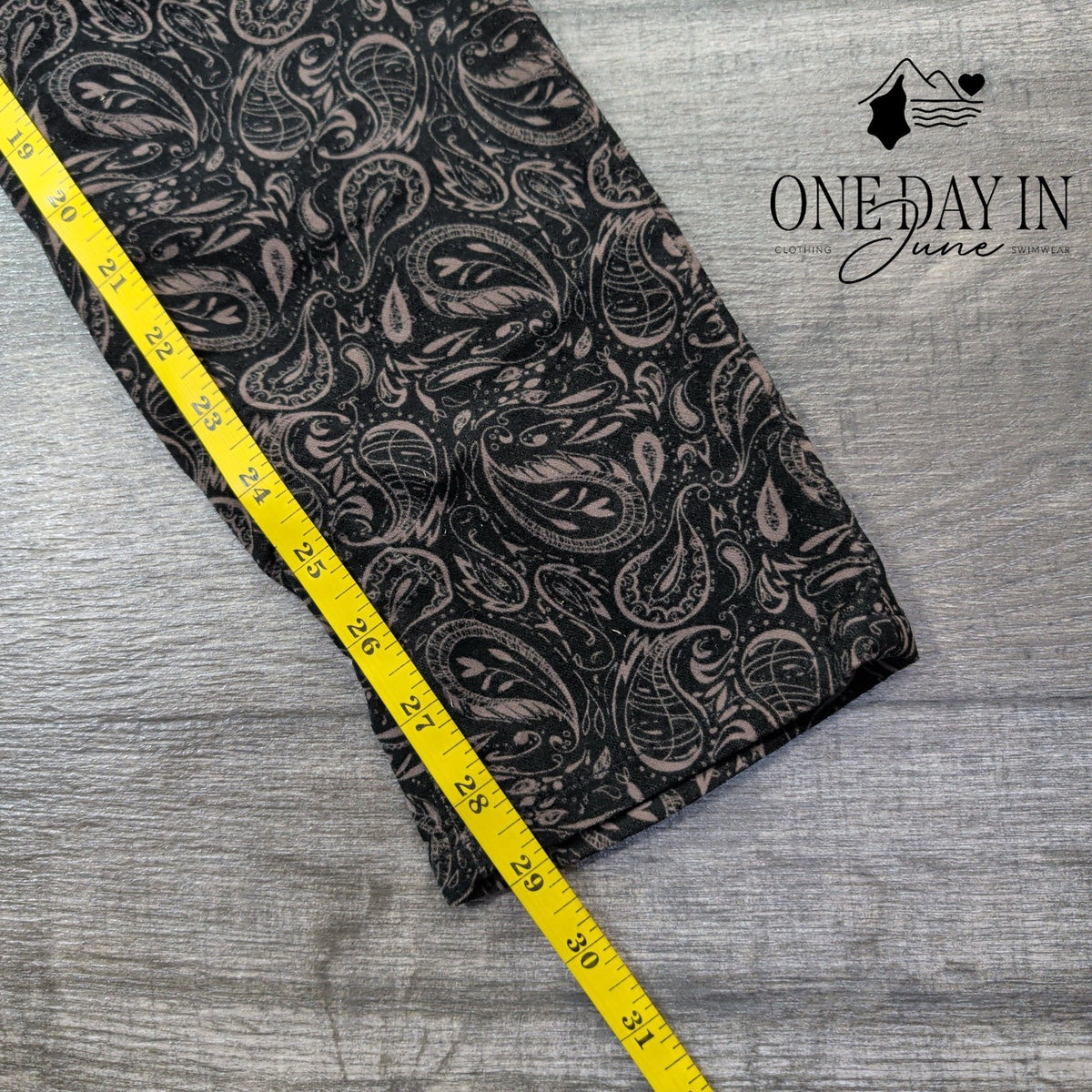 AG Adriano Goldschmied Prima Ankle Velvet Paisley Cigarette Jeans NWT Size 4