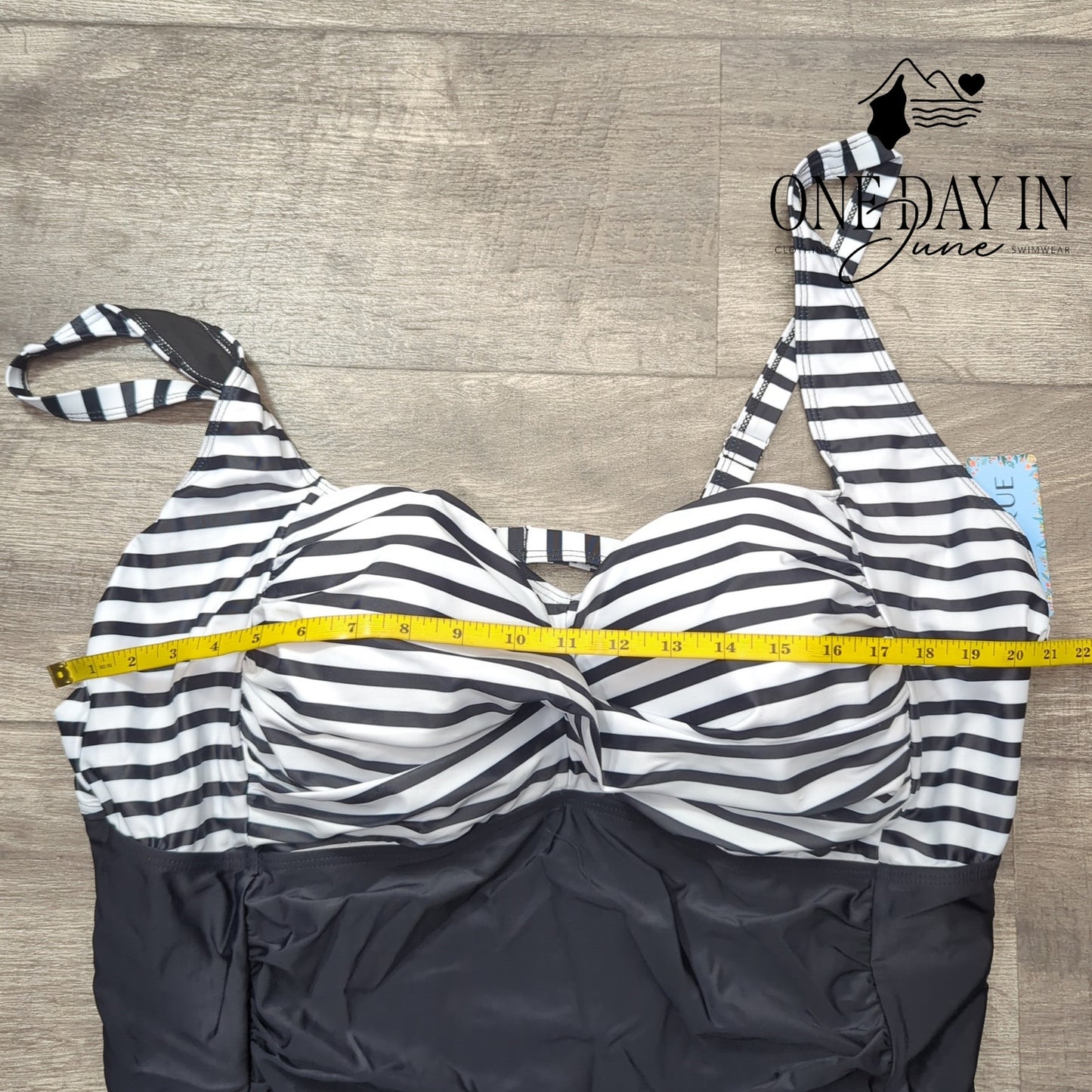 Yonique Plus Size Twist Front One Piece Swimsuit Size 28W