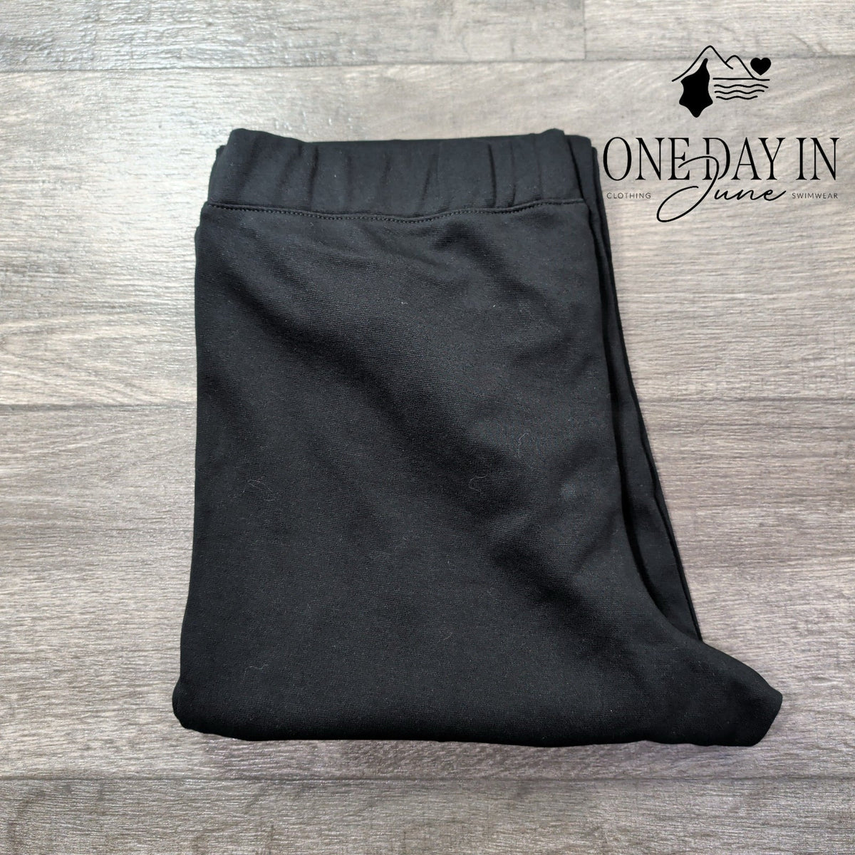 J. Crew Pull On Ponte Pants Black Straight Leg Pintuck NWT Size M
