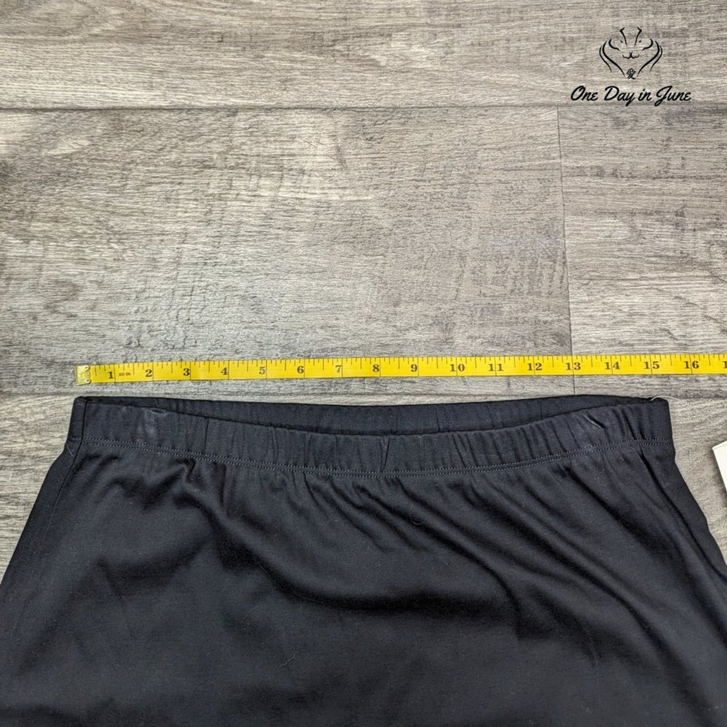 Liz Claiborne Petite Pull On Skirt Size M