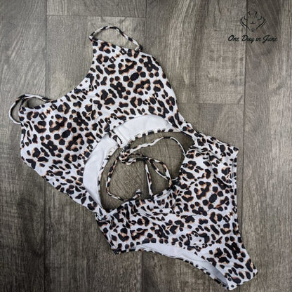 Meyeeka Scoop Neck Cut Out One Piece Size M