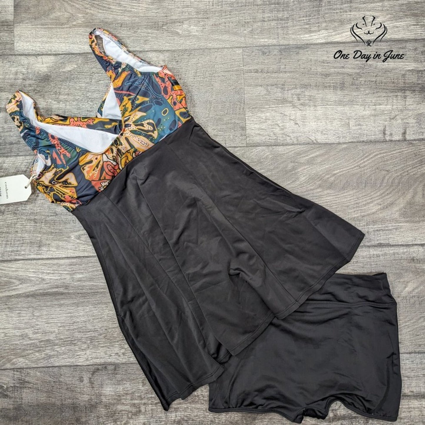 Coshom V Neck Boyshort Tankini Swimsuit Size S