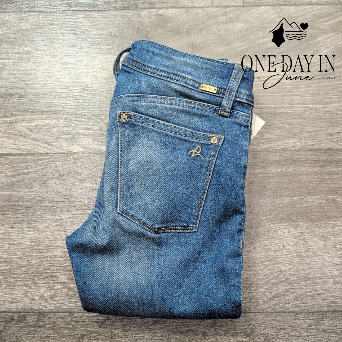 DL1961 Emma Legging Jeans Cascade Distressed Skinny NWT $178 Size 00 (24)