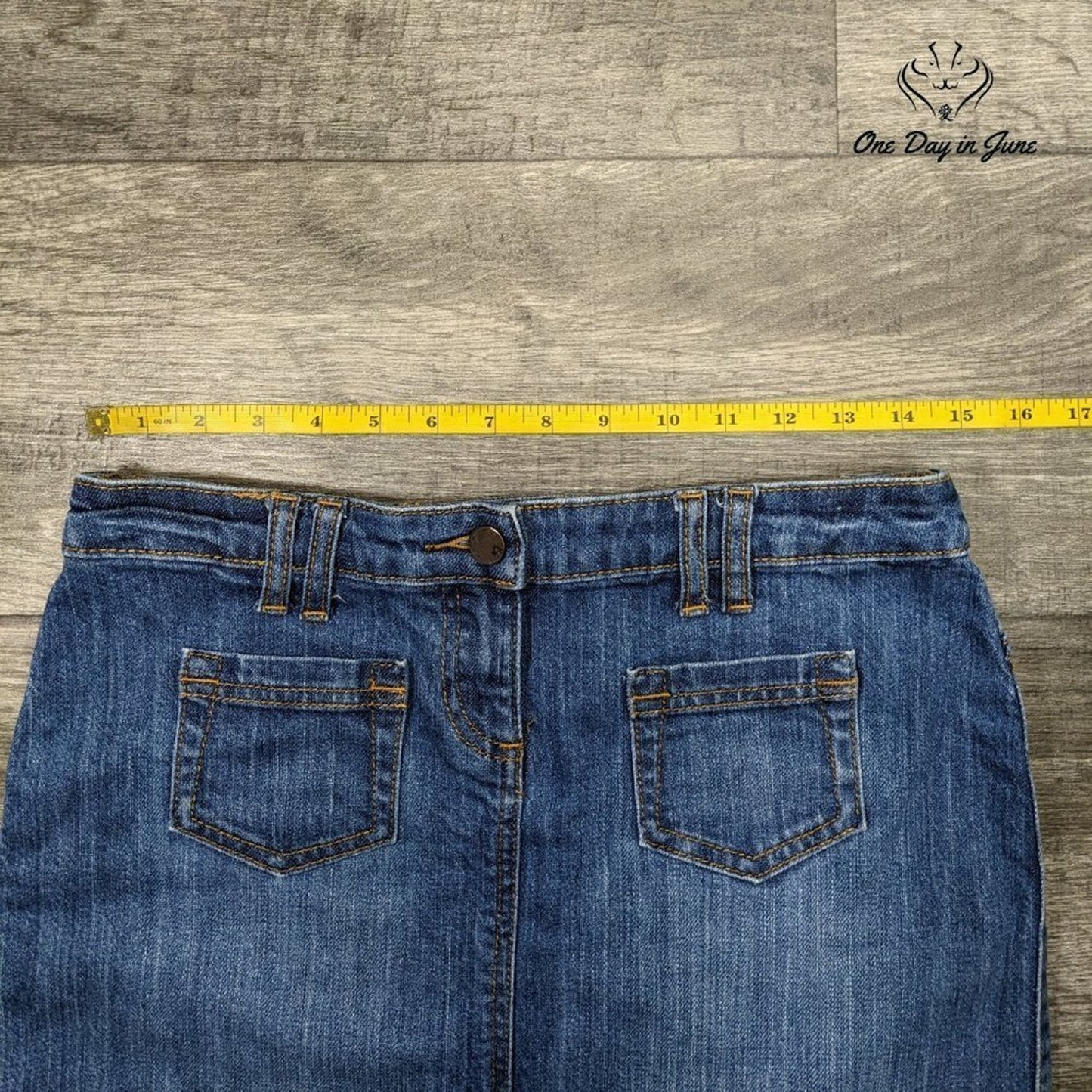 New York & Company Denim Skirt Size 2