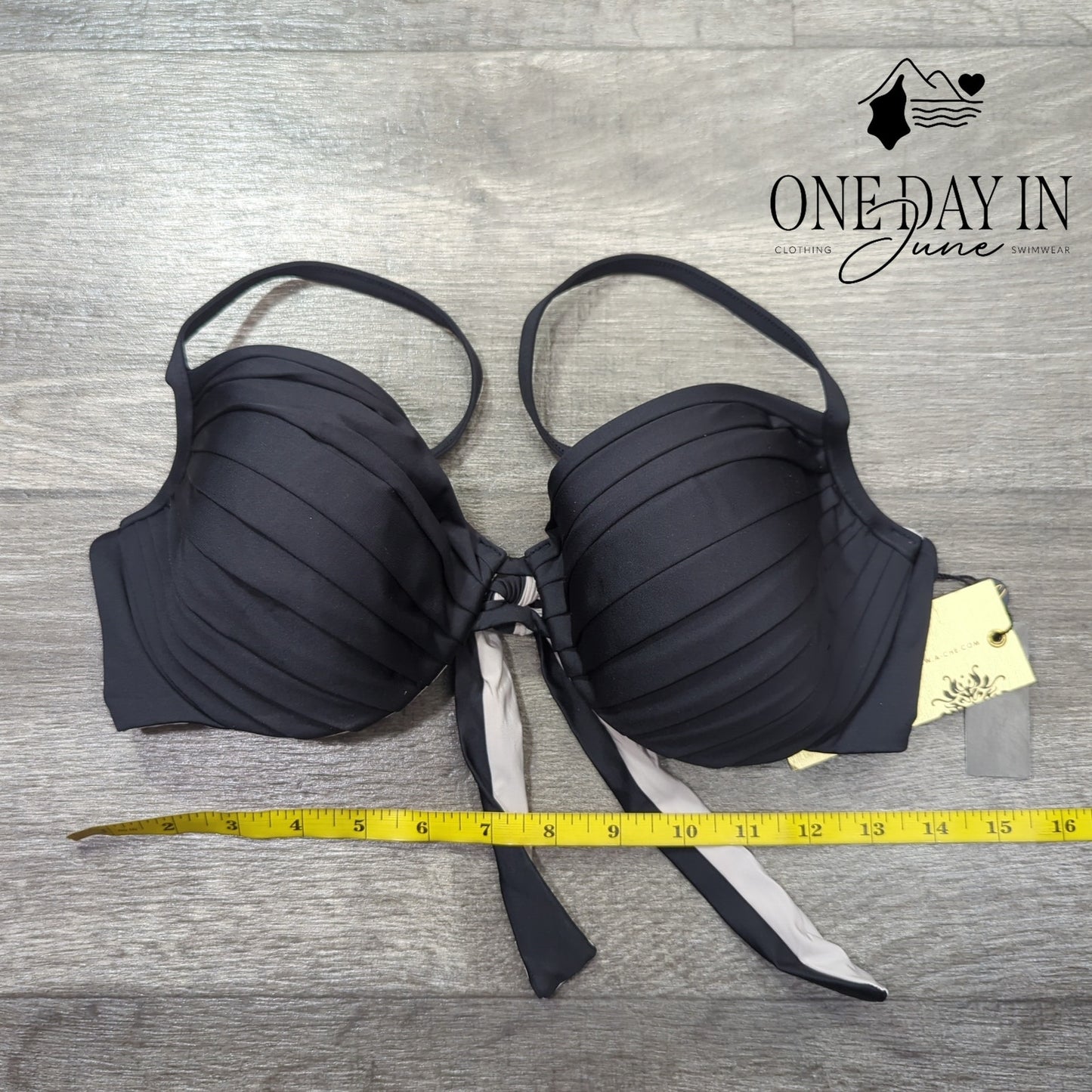 A.Che Perfect Fit Molded Cup Tie Back Bikini Top Size M (32DD, 34D, 36C, 38B)