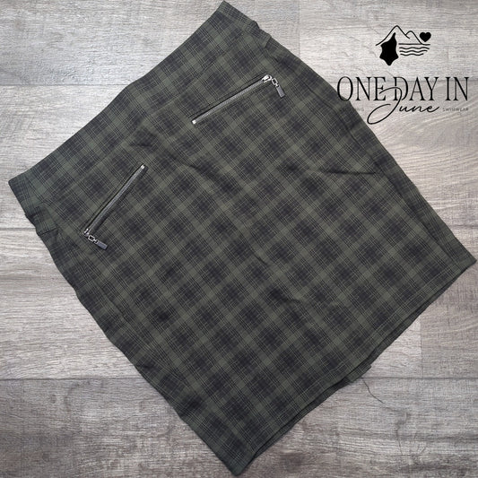 Liverpool Company Plaid Pencil Skirt Olive Black Zip Pockets Size 6