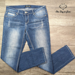 Descriptive image text