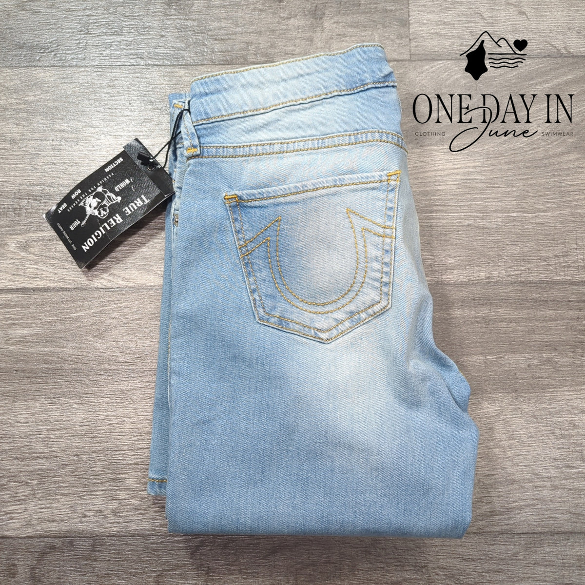 True Religion Billie Mid Rise Straight Jeans Light Wash NWT $159 Size 26Tall