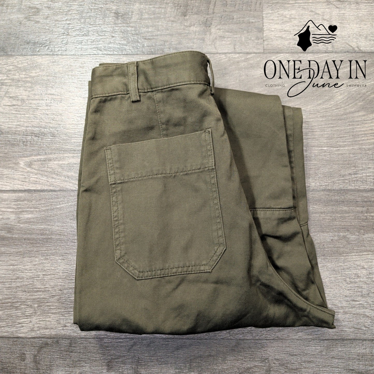 AG Adriano Goldschmied Cargo Crop Pants Olive Green Utility NWT $215 Size 4 (27)