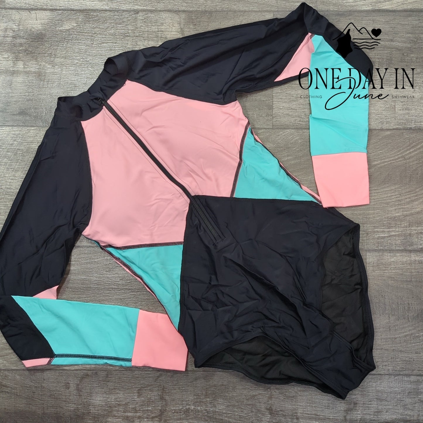 CharmLeaks Long Sleeve Rash Guard One Piece Swimsuit Size S