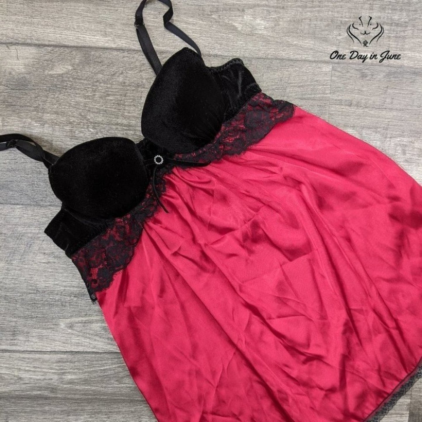 Ambrielle Soft Molded Cups Night Gown Size S