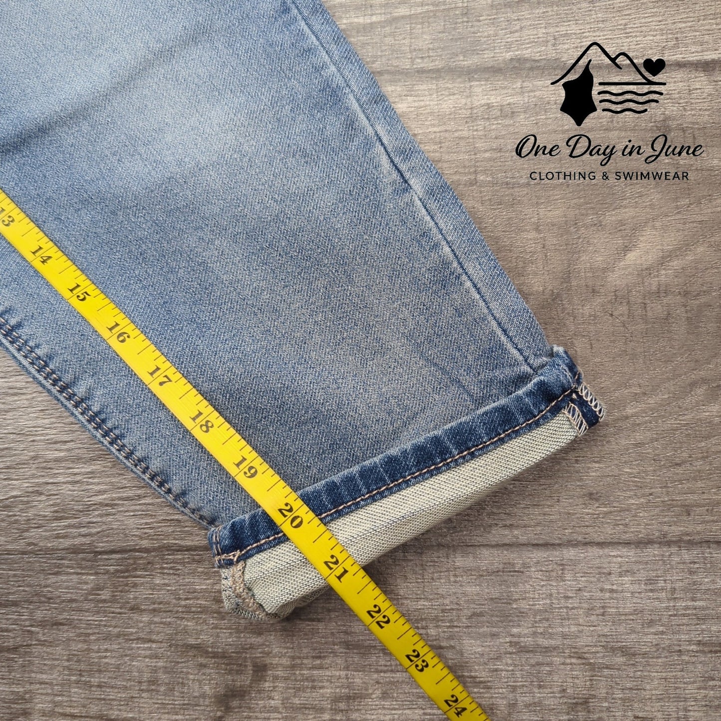 Seven7 Girlfriend Crop Jeans Size 6