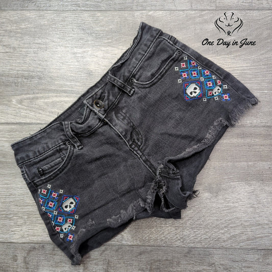 Black Heart Juniors Low Rise Denim Shorts Black Embroidered Skull Cutoff Size 1