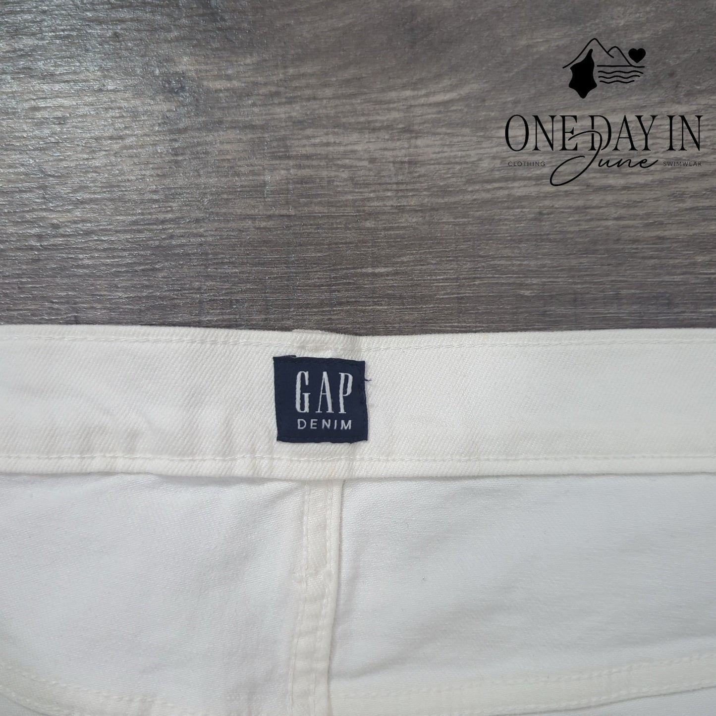 Gap 5" Denim Shorts Size 20