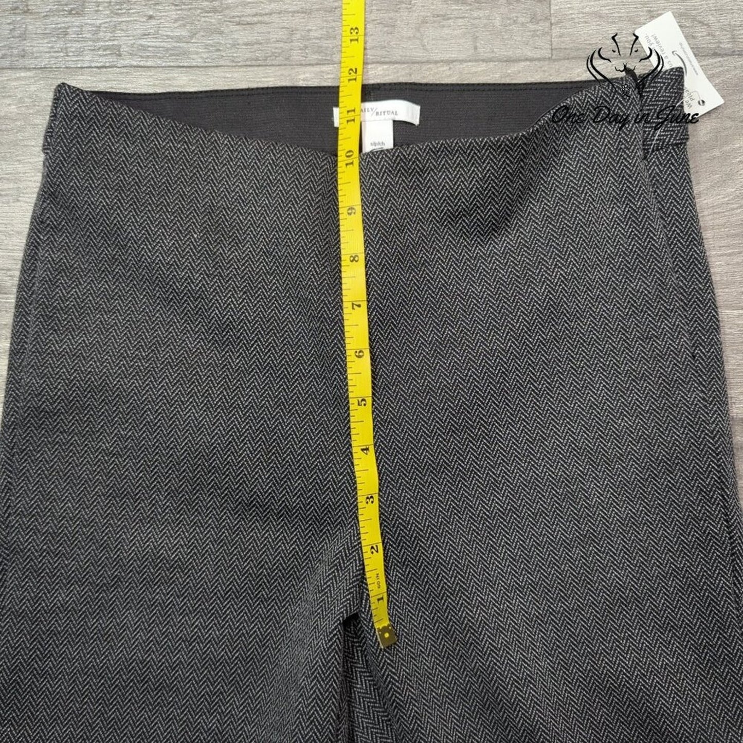 Daily Ritual Ankle Legging Size S