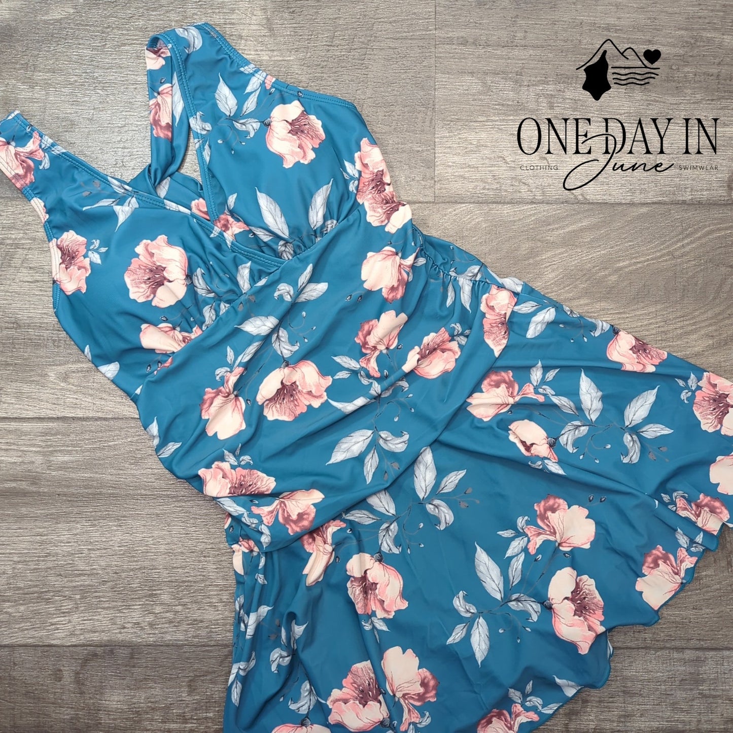 Shekini Twist Front Boyshort Swimdress One Piece Swimsuit Size M