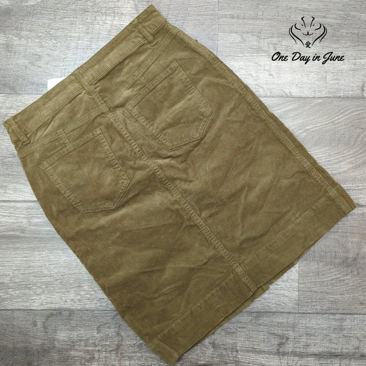Versona Corduroy Skirt Olive Green Front Slit 5 Pocket NWT Size 27 (4)