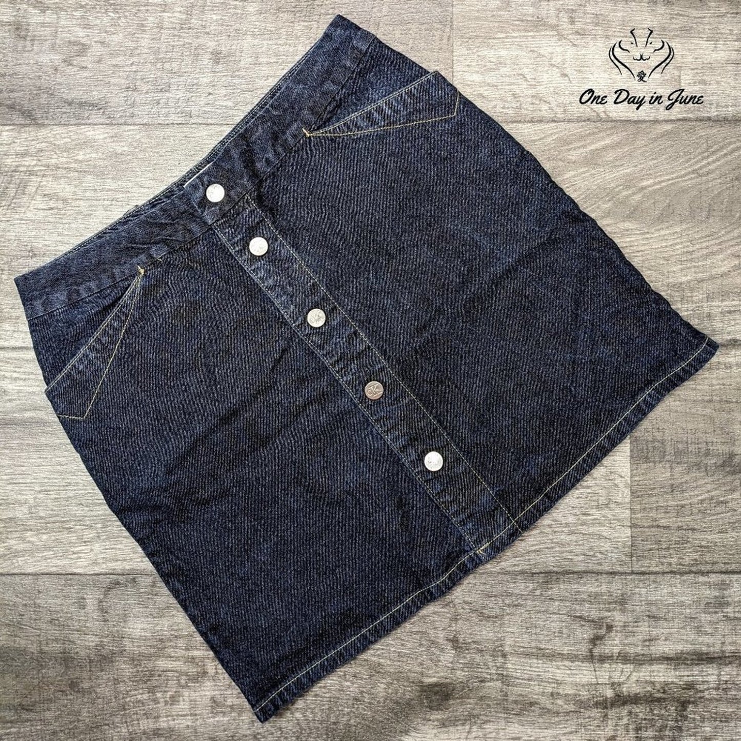 Calvin Klein Snap Front Denim Mini Skirt Size 8