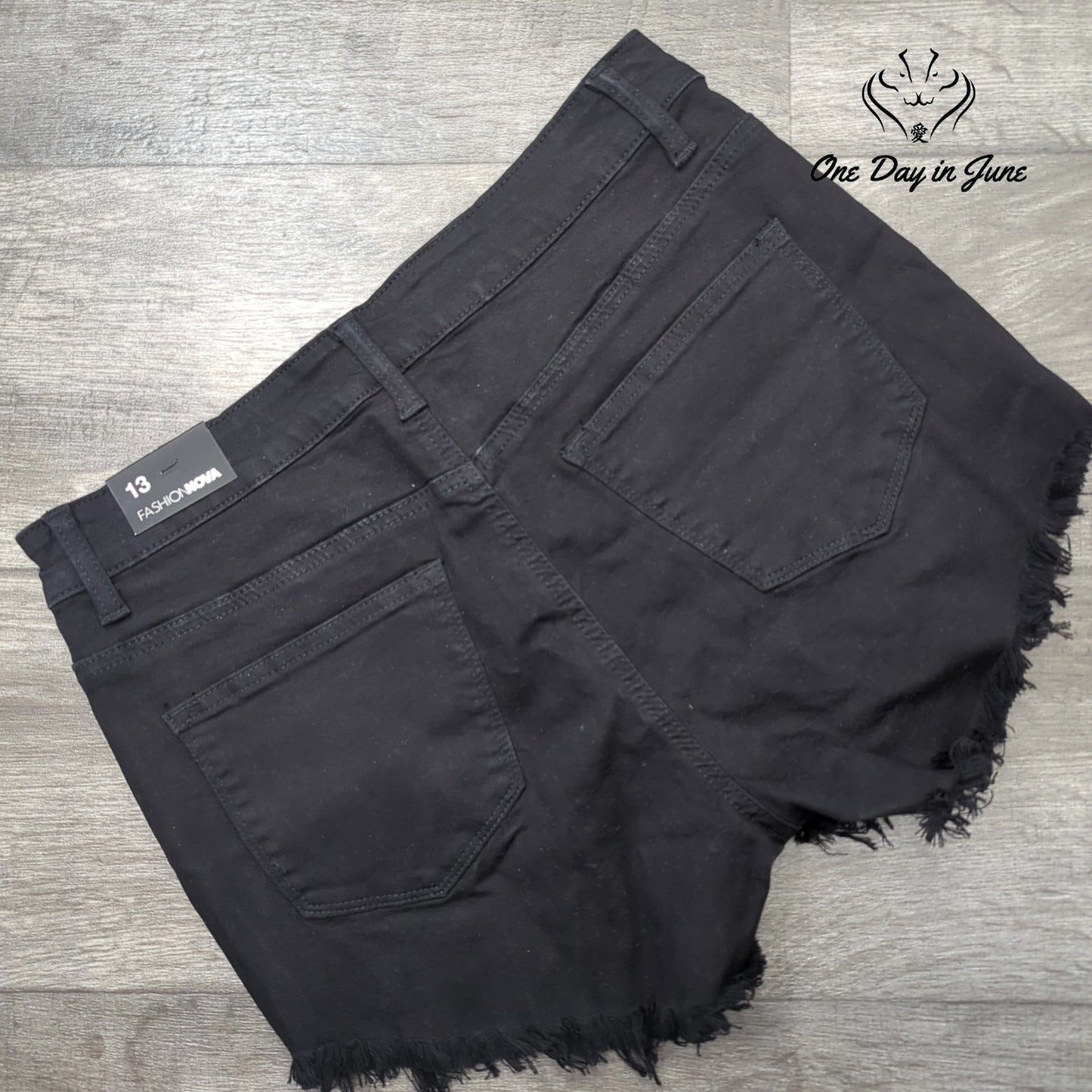 Fashion Nova Juniors Stay The Fray Denim Shorts Size 13