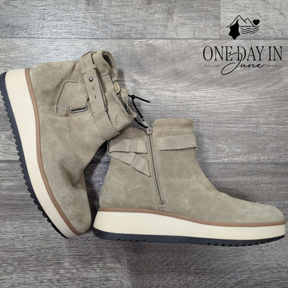 Clarks Zylah Faye Suede Ankle Boots Dark Taupe Buckle Zip NWT Size 7.5