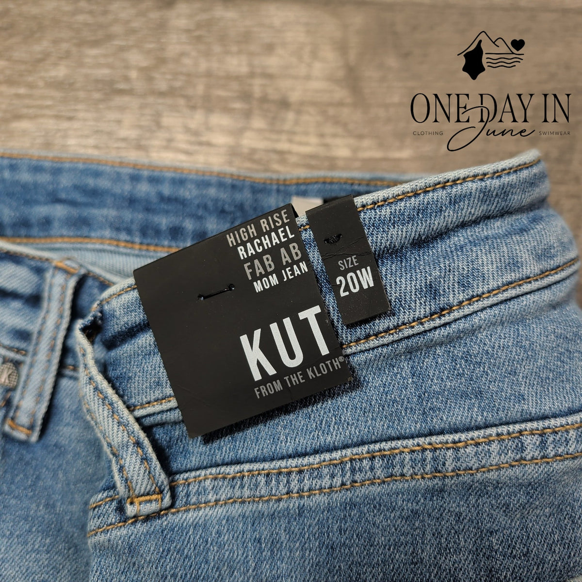 Kut from the Kloth Rachel Fab Ab Mom Jeans High Rise Distressed NWT Size 20W